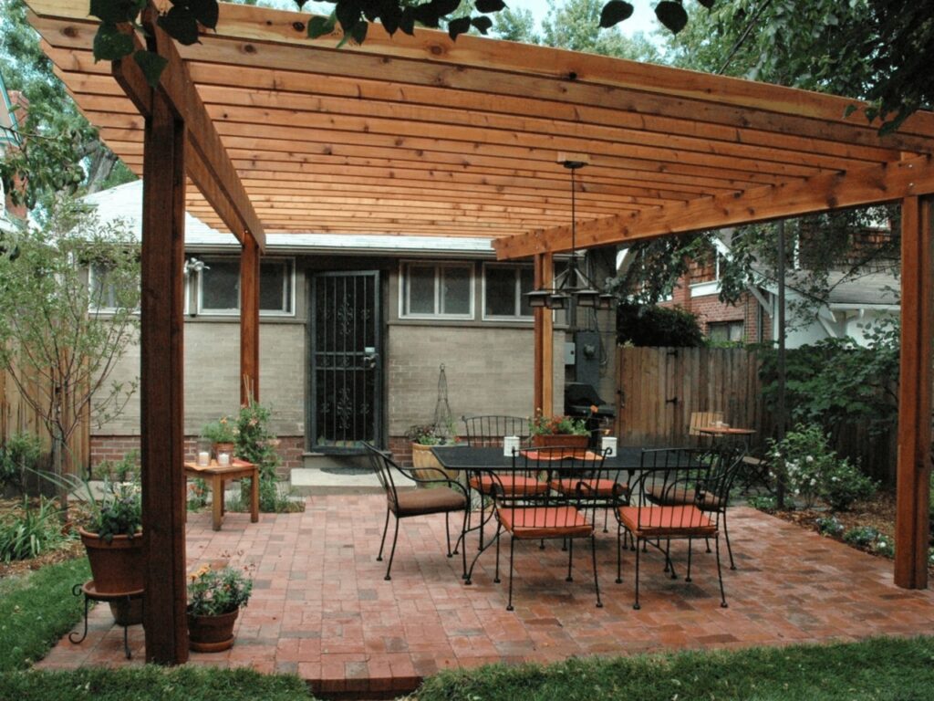 Simple al-fresco dining area pergola