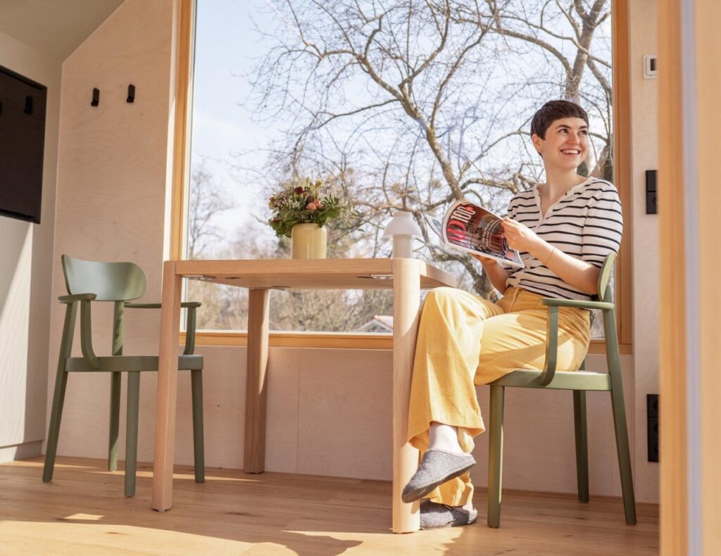 Vagabundo Flex Tiny House - Dining table