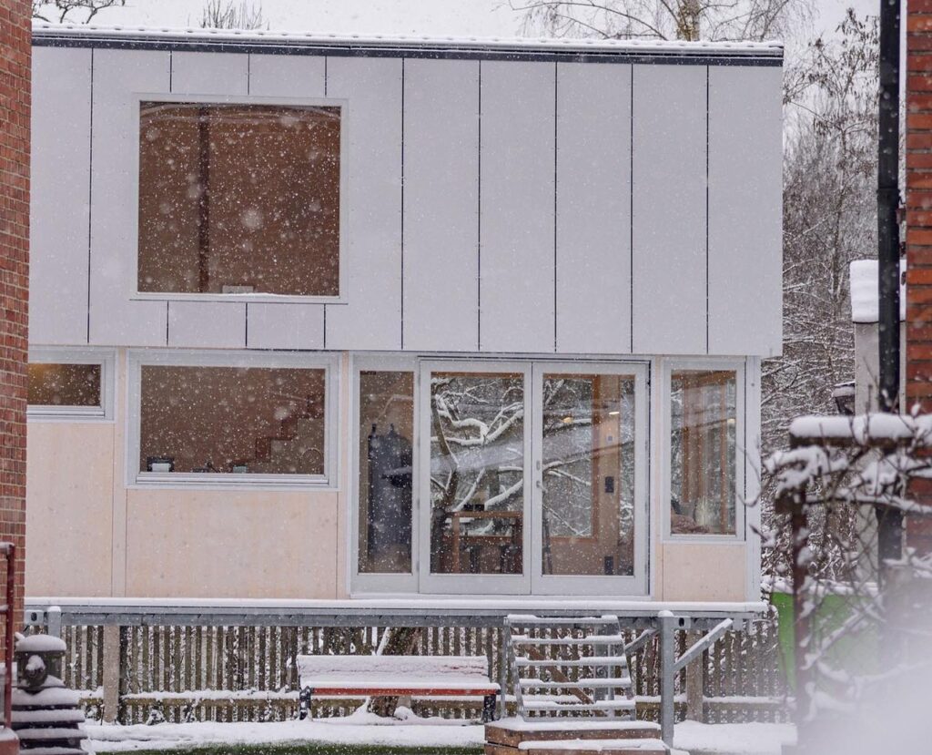 Vagabundo Flex Tiny House - In Snow