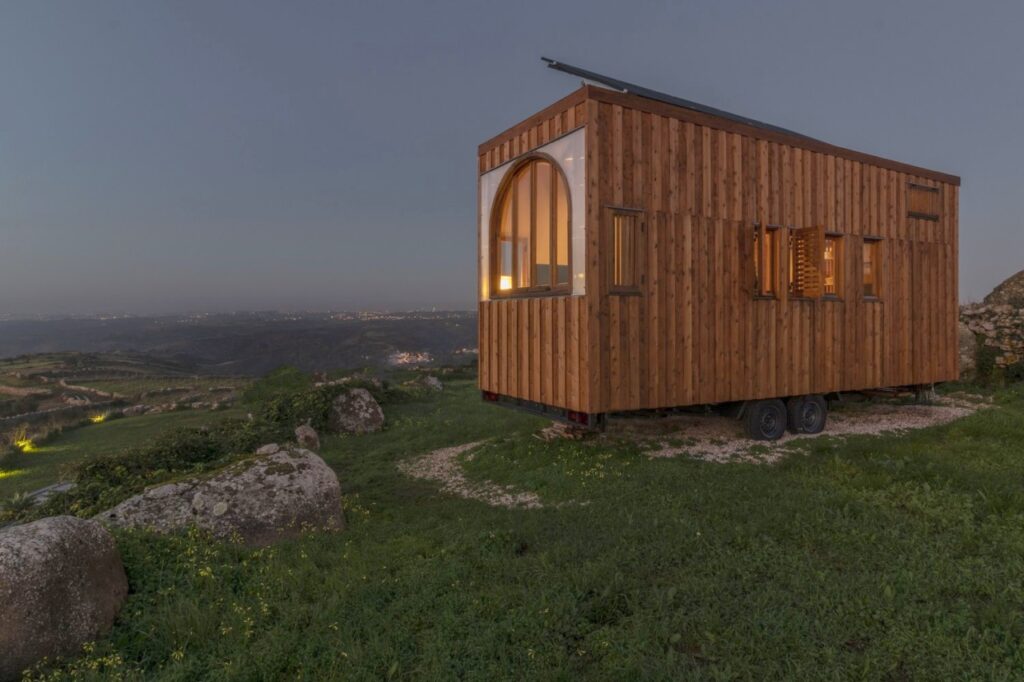 Vigia Tiny House- exterior at night