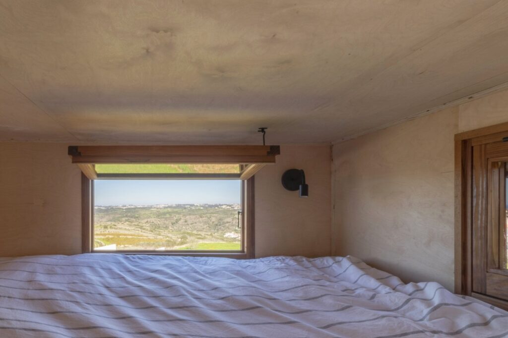 Vigia Tiny House - loft bedroom