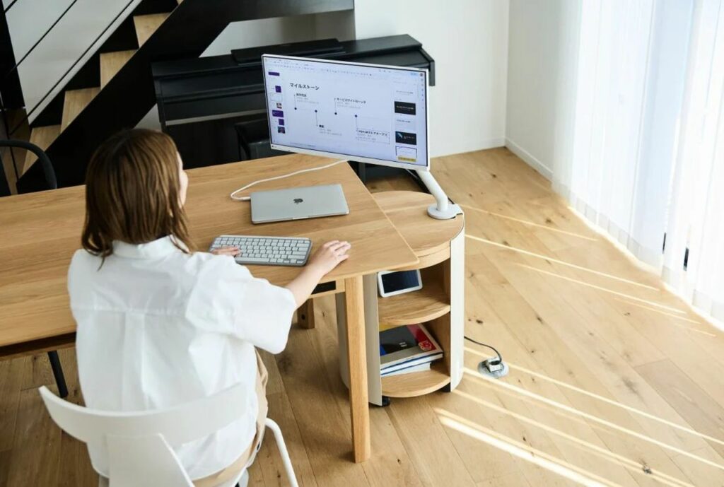 WAAKwagon COLUMN Turns Your Dining Table into Work Desk