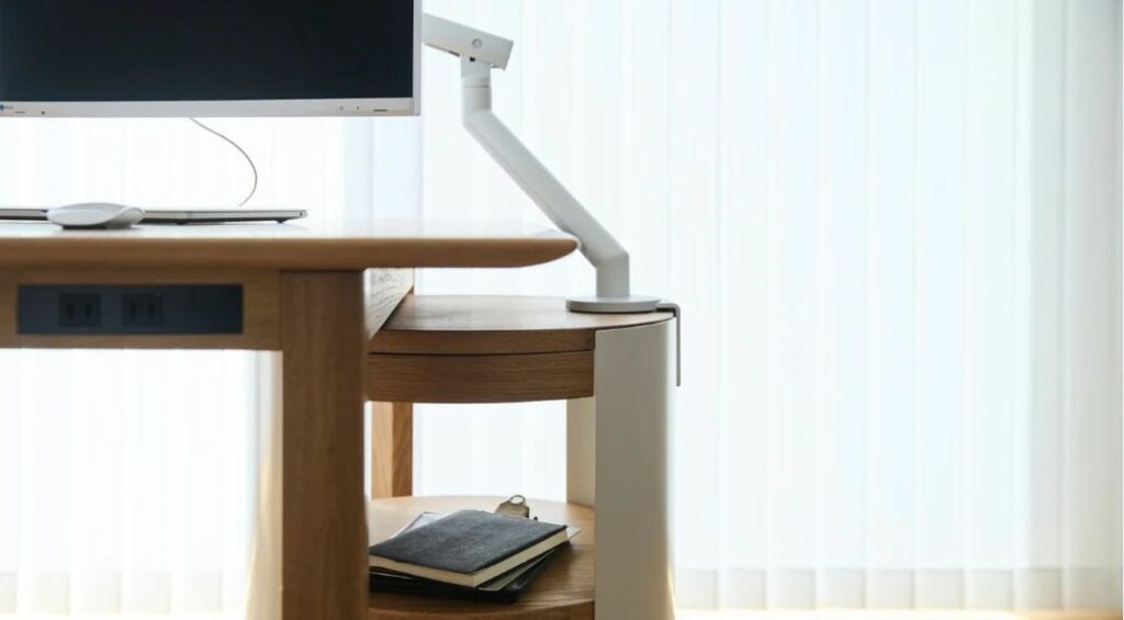 WAAKwagon COLUMN Turns Your Dining Table into Work Desk