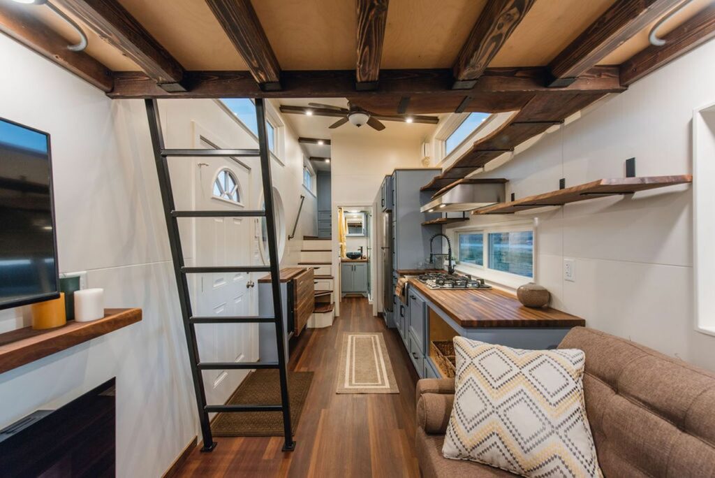 Kim's tiny house by MitchCraft Tiny Homes