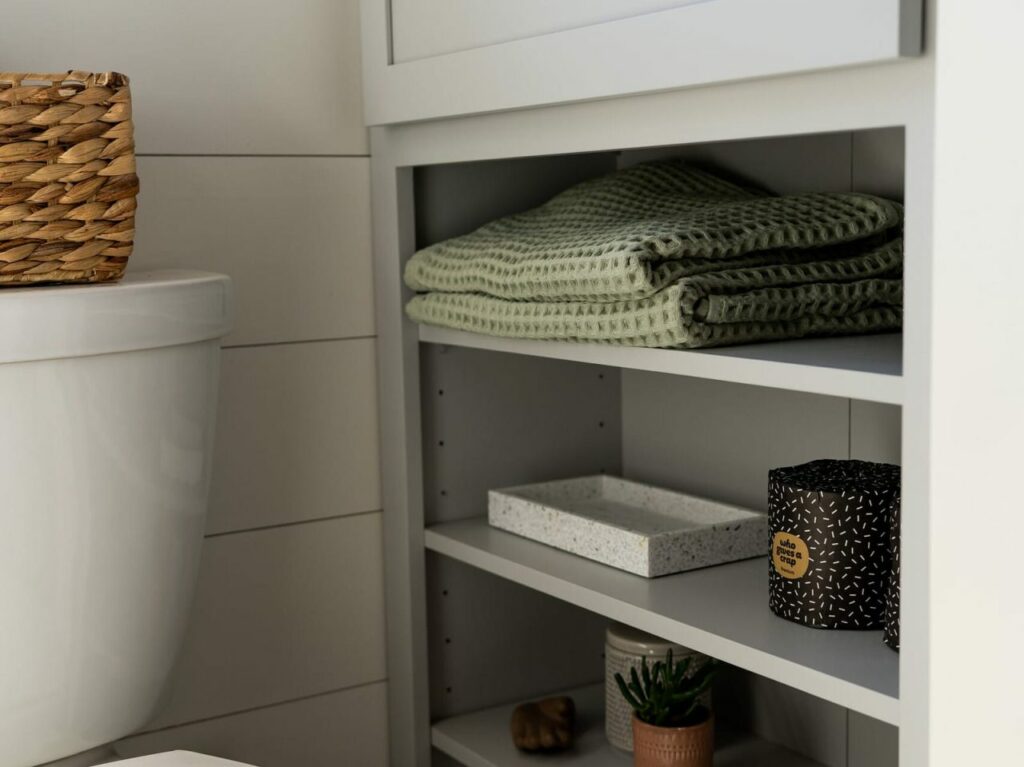 More storage options in bathroom