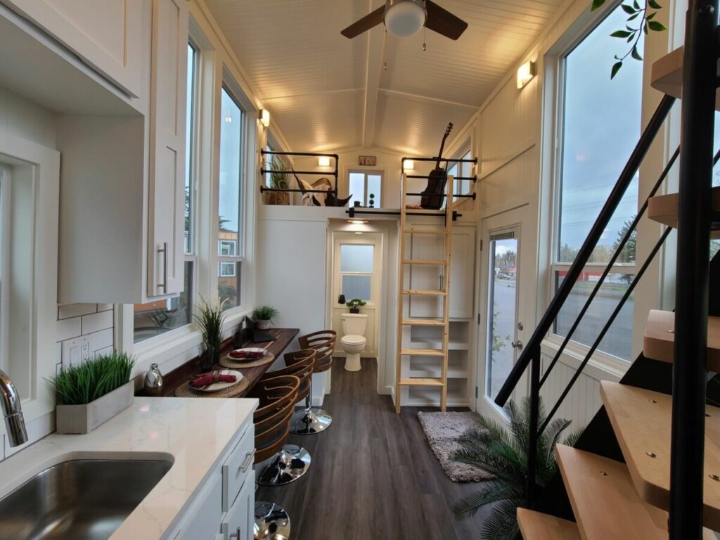 Mt Bachelor tiny house by Tiny Mountain House