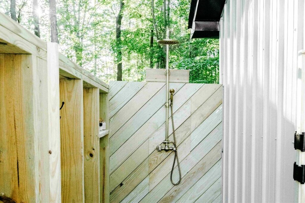 Outdoor Shower Carolina Treehouse