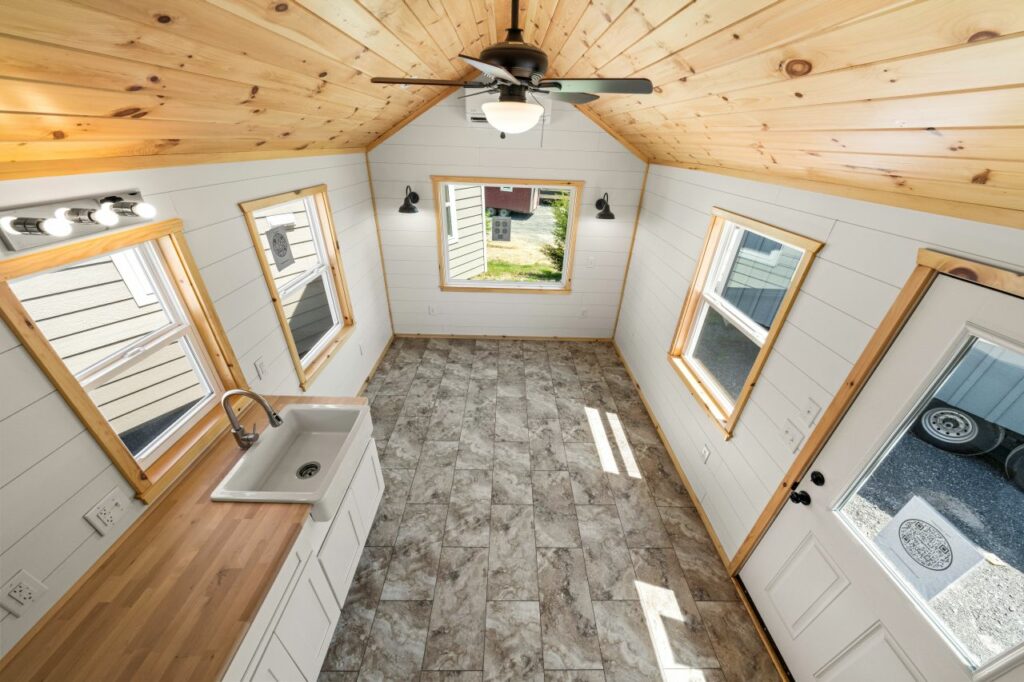 Lexington tiny house by Incredible Tiny Homes