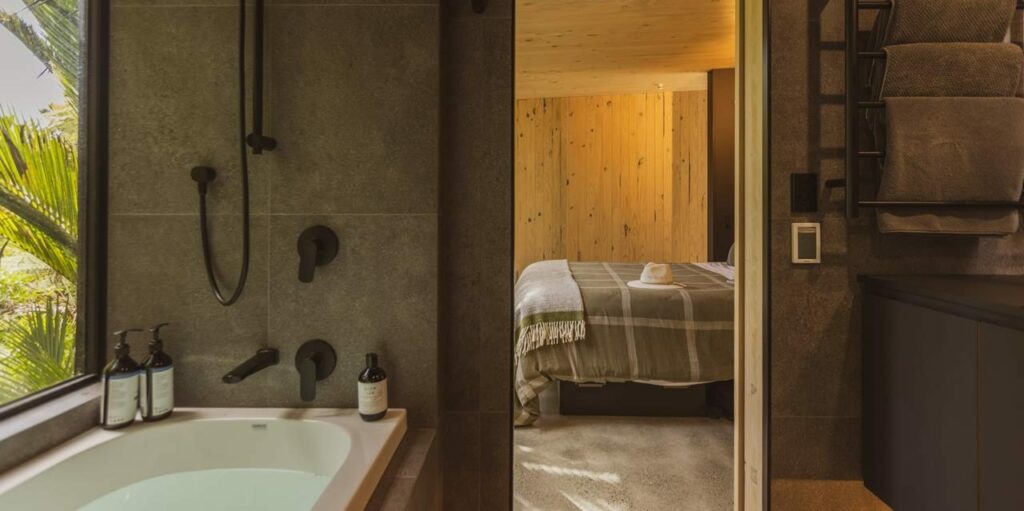 BIV-Punakaiki-Cabin-En Suite bathroom