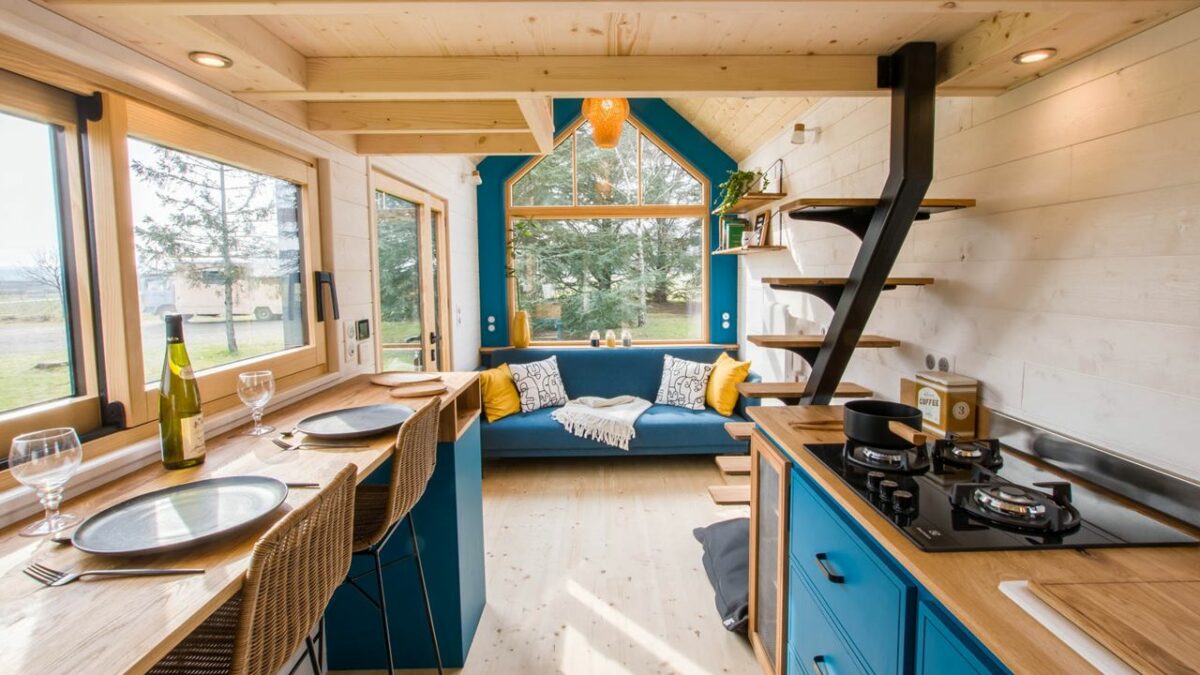 Chicorée Tiny House Sleeps Five in Its Exquisite Interior