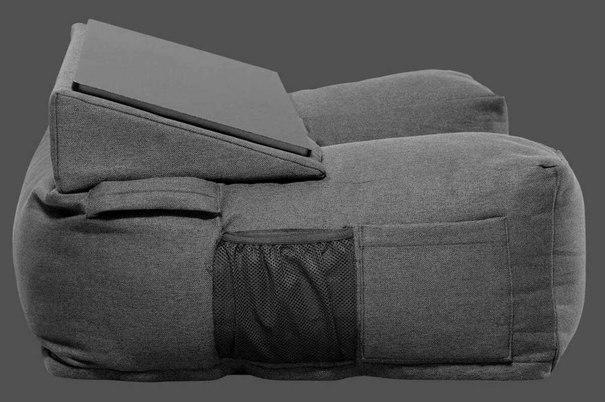 Bauhutte’s Knee Cushion Lets You Build a Gaming Zone Anywhere