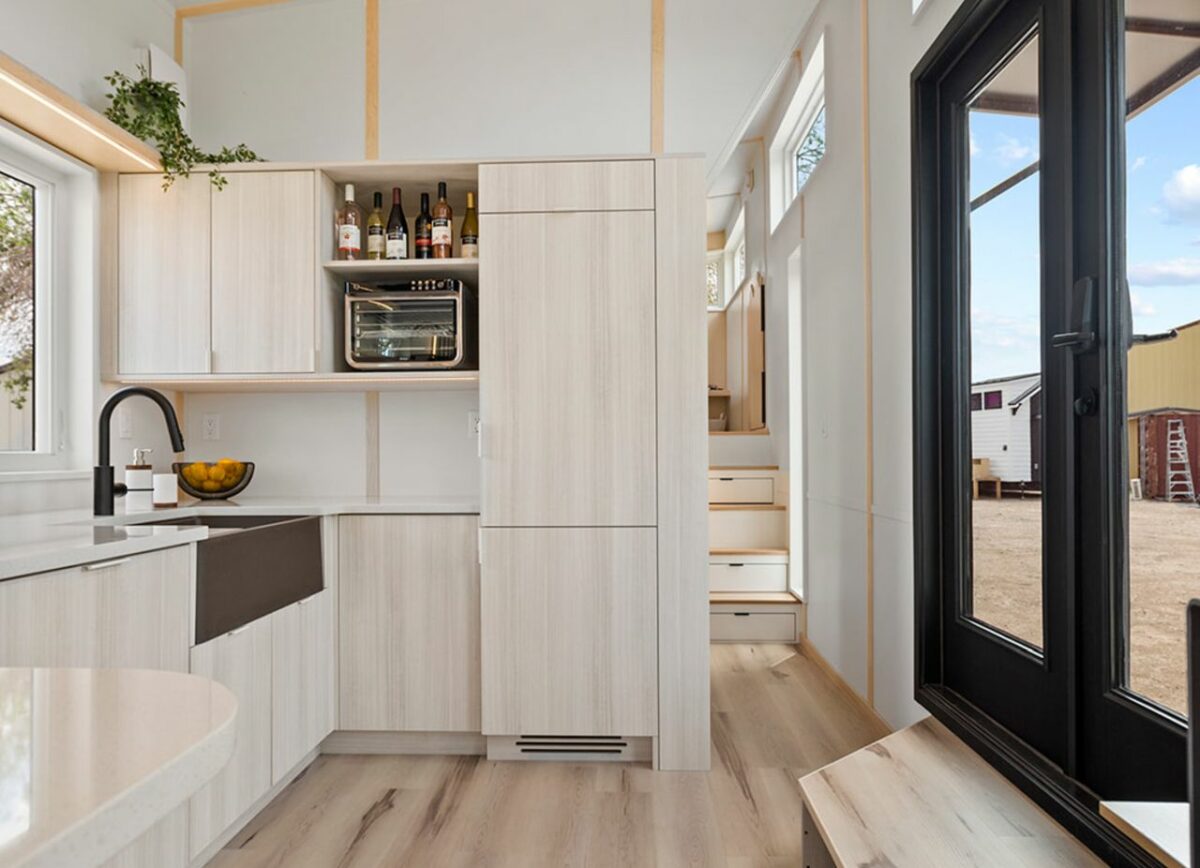 Casey’s Tiny House has Lavish Interior with Cat-Friendly Features