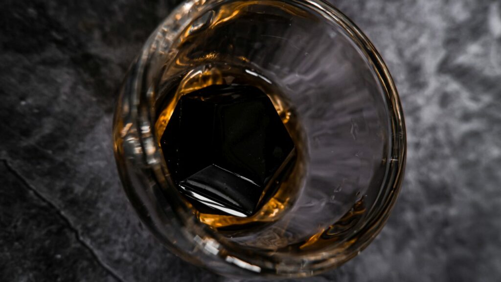 DIAMAS Tumbler whiskey with 12-sided stone