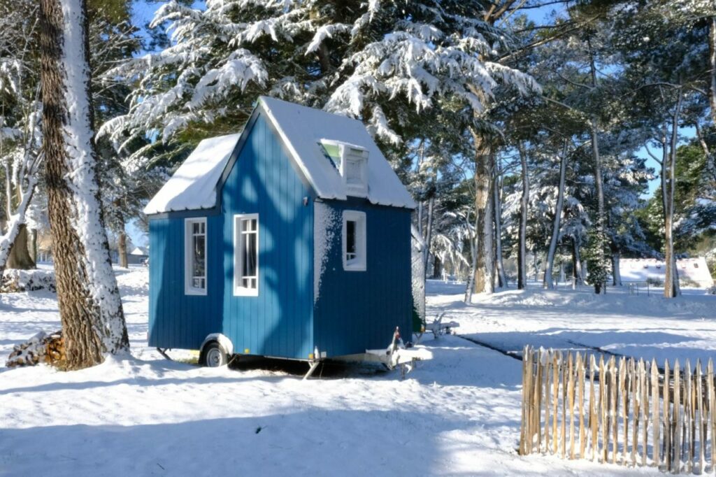 French-Cahute-Tiny-House-Exterior Color Options-1