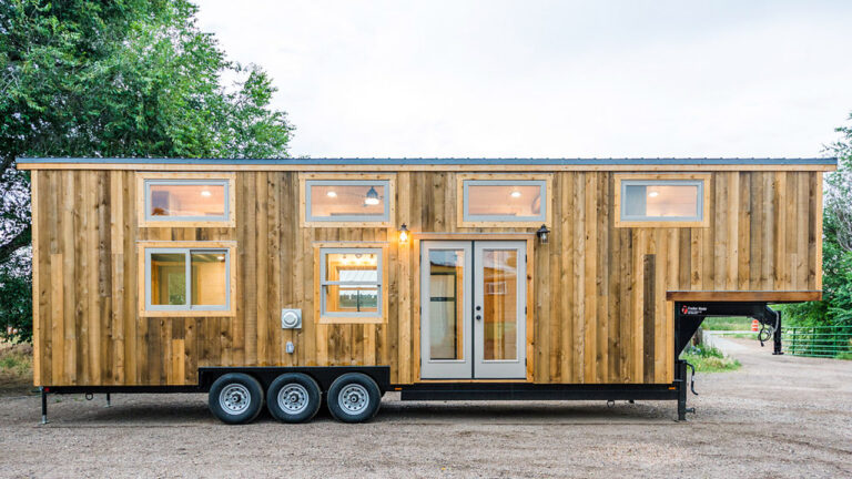 Heather’s Tiny House with Rustic Aesthetic and Exquisite Amenities