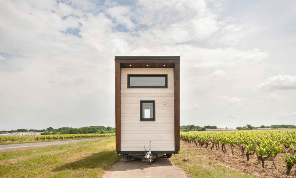 LCTH-03-Tiny-House-Exterior