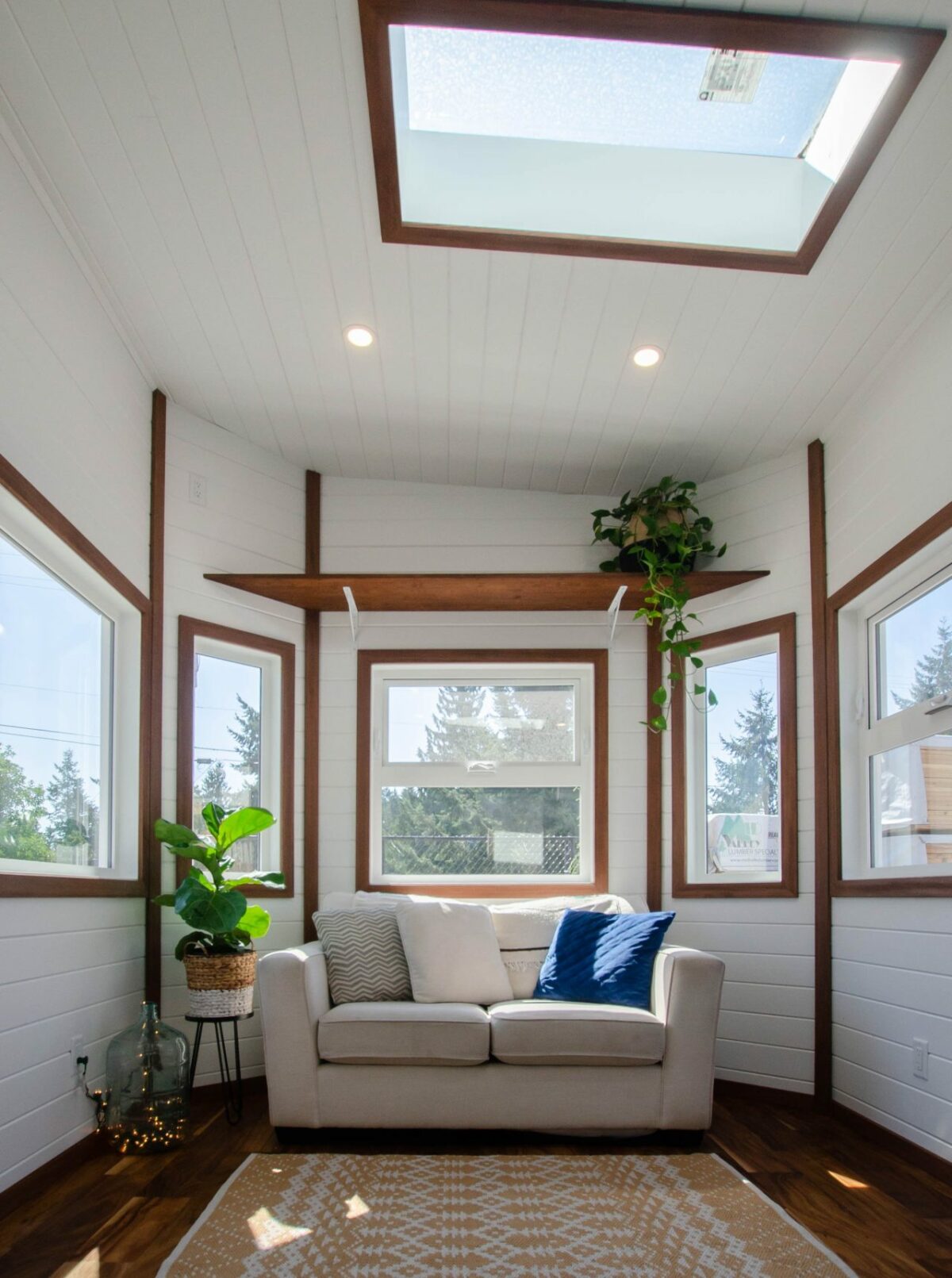 Cat-Friendly Northern Flicker Tiny House Boasts a Bay Window