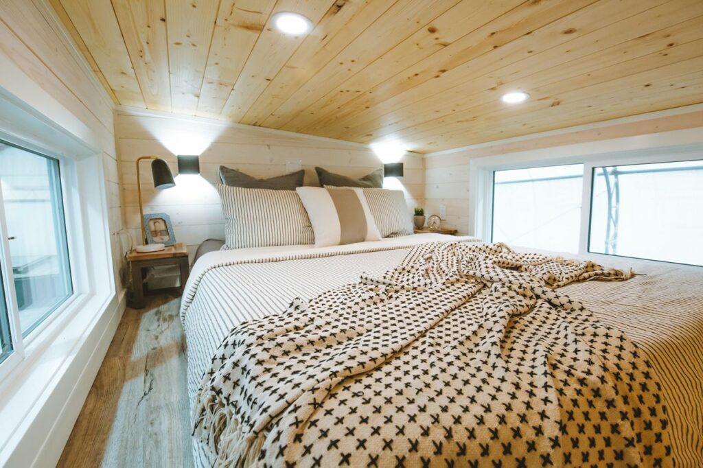 Pacific Retreat Tiny House bedroom