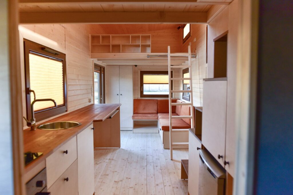 Porto-Tiny-House-Minimalist Interior