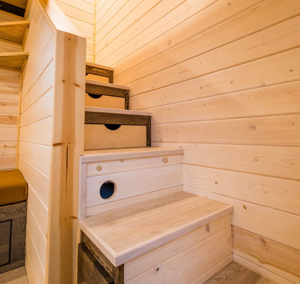 Storage integrated staircase to loft bedroom