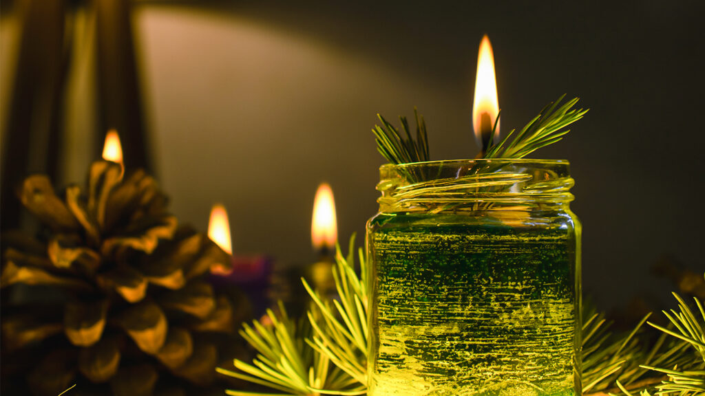 DIY Pine Scented Candle