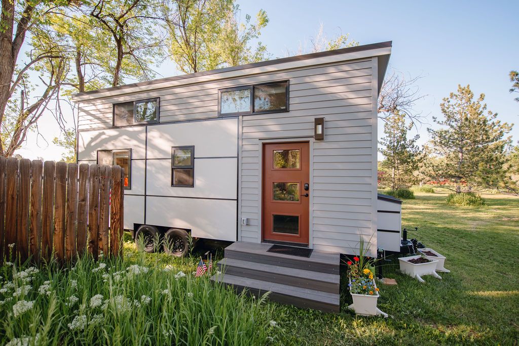 Deb and Dan tiny house exterior