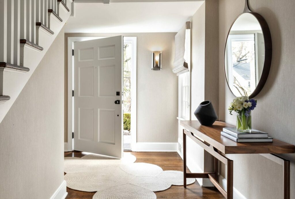 Make the Most of Your Entryway to set the Tone of the House