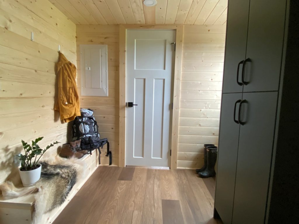 Outdoor-Enthusiast-Tiny-House-Mudroom