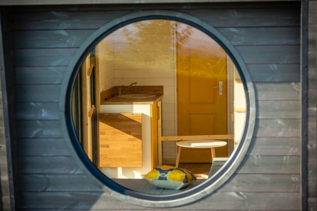 Riverside-Tiny-House-on wheels- Porthole window