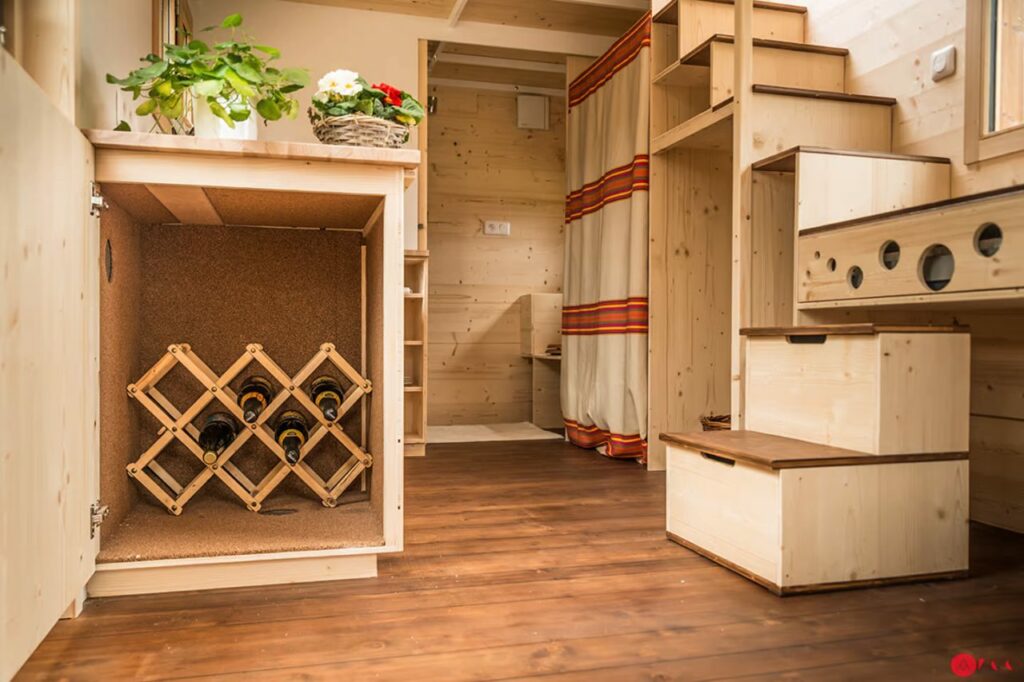 The-Stéphanie-tiny-house-Hidden winerack