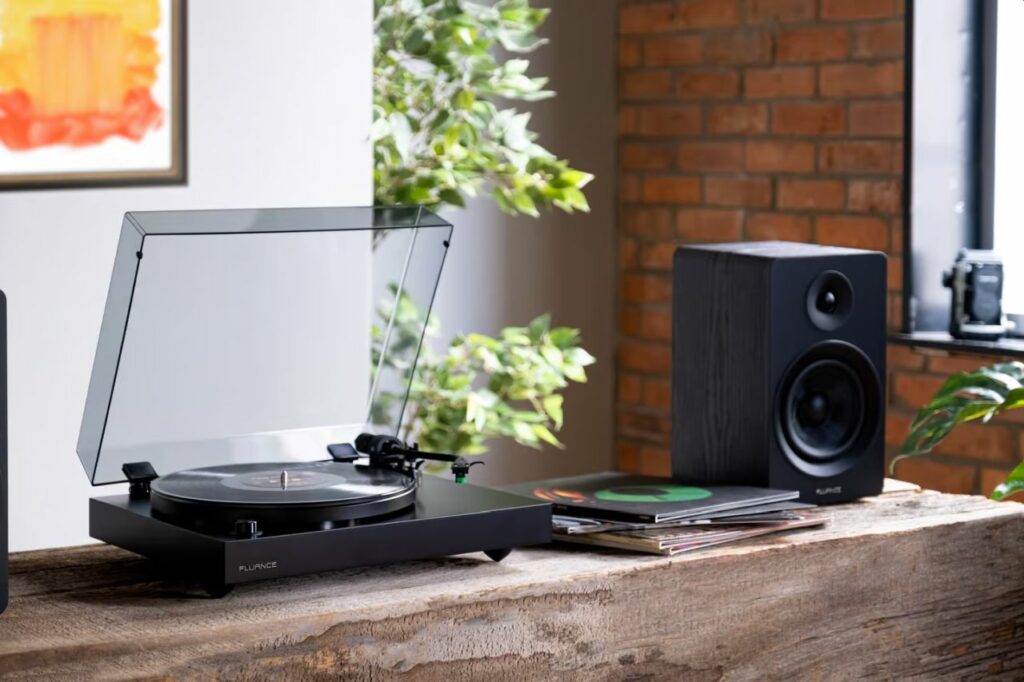 Fluance RT81+ turntable