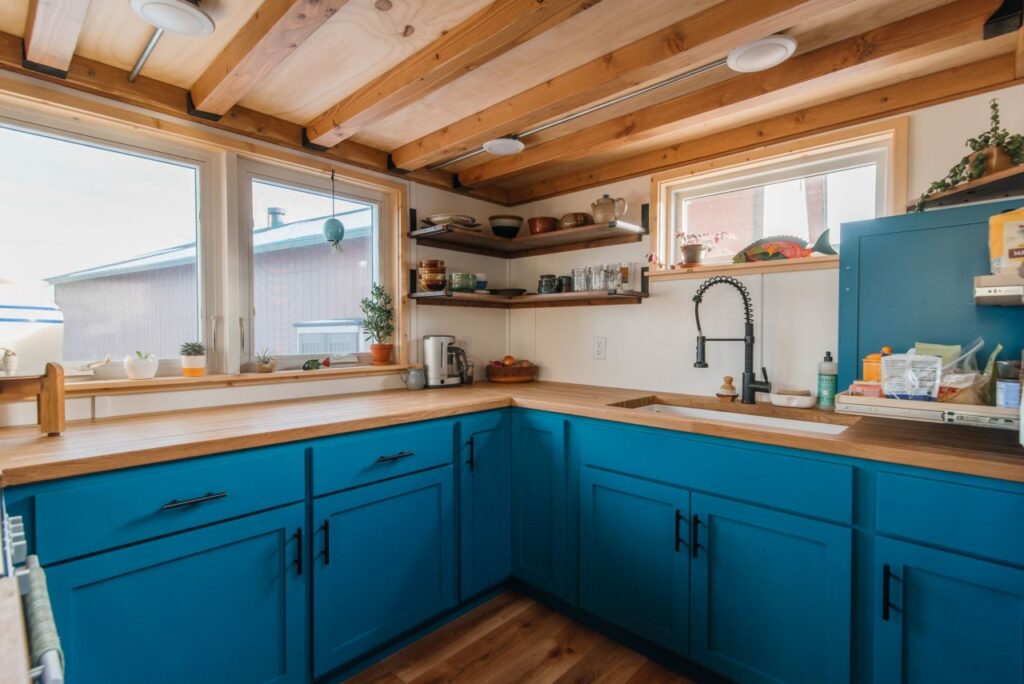 U-shaped Kitchen of Carrie and Dan's Tiny house-3