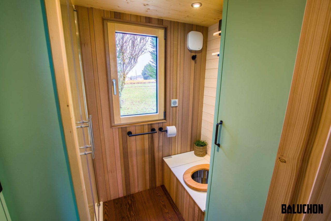 Bathroom of Le Château Ambulant tiny house