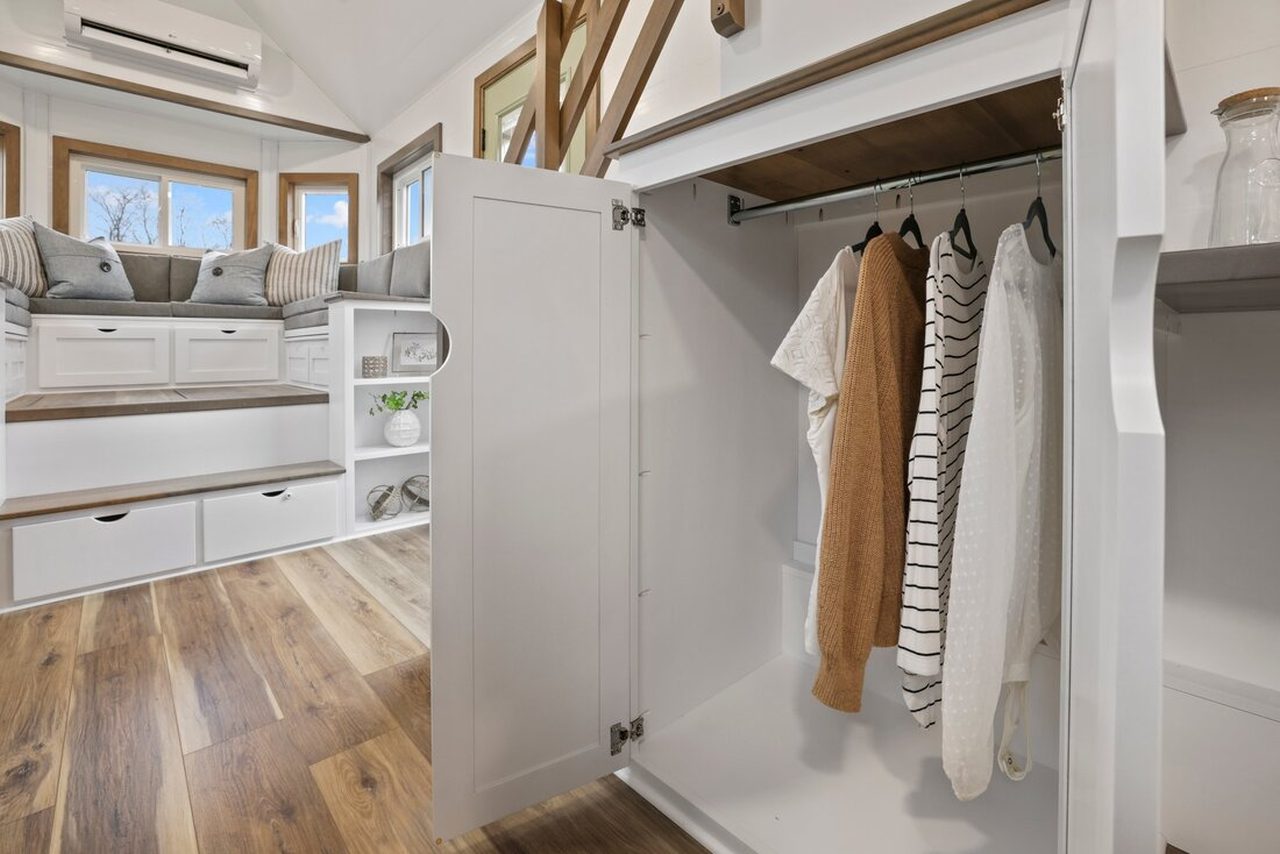 Bofin Tiny House - Clothes closet under stairs