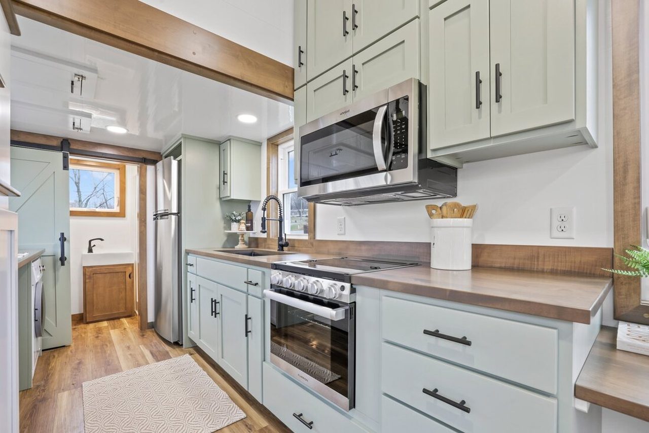 Bofin Tiny House - Kitchen