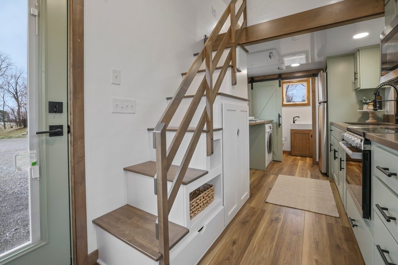 Bofin Tiny House - Storage-integrated staircase