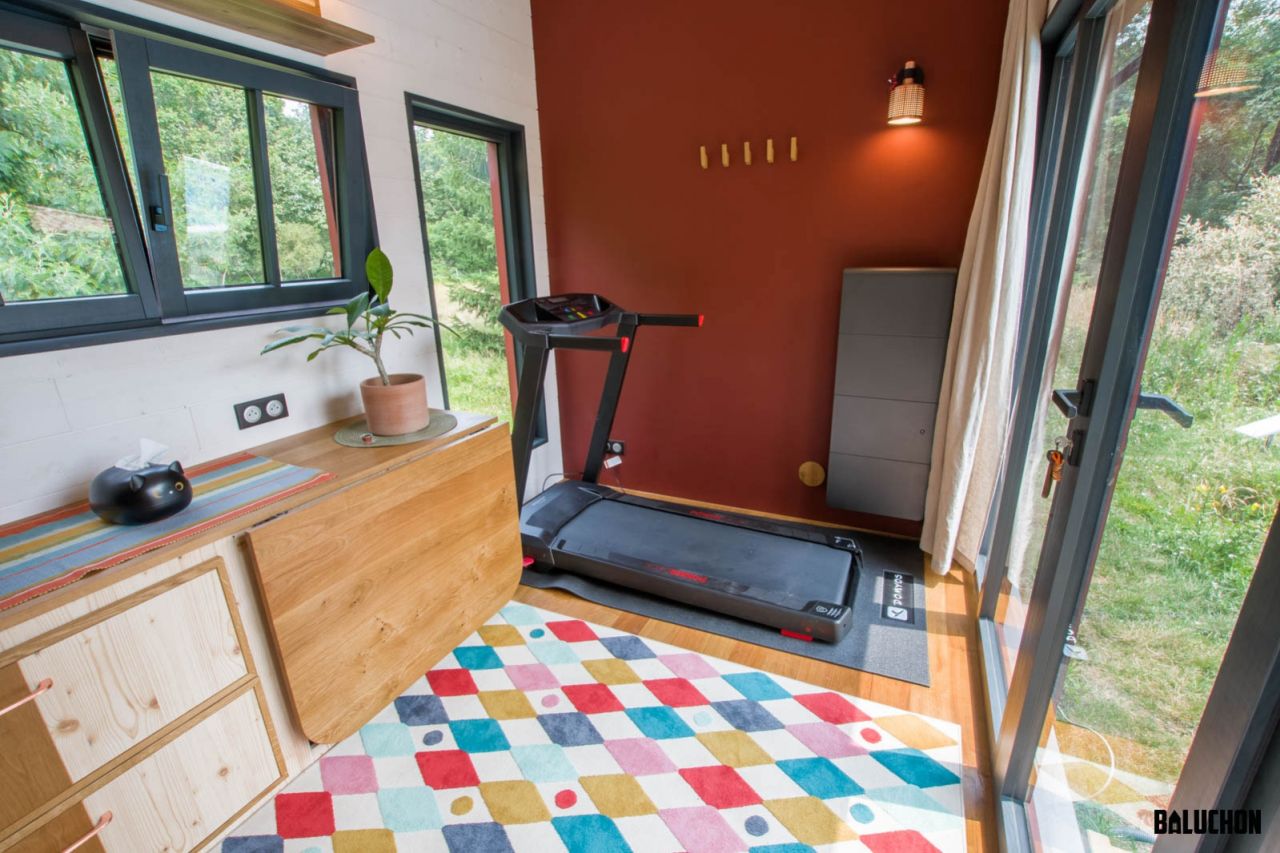 Tiny house with cheap gym