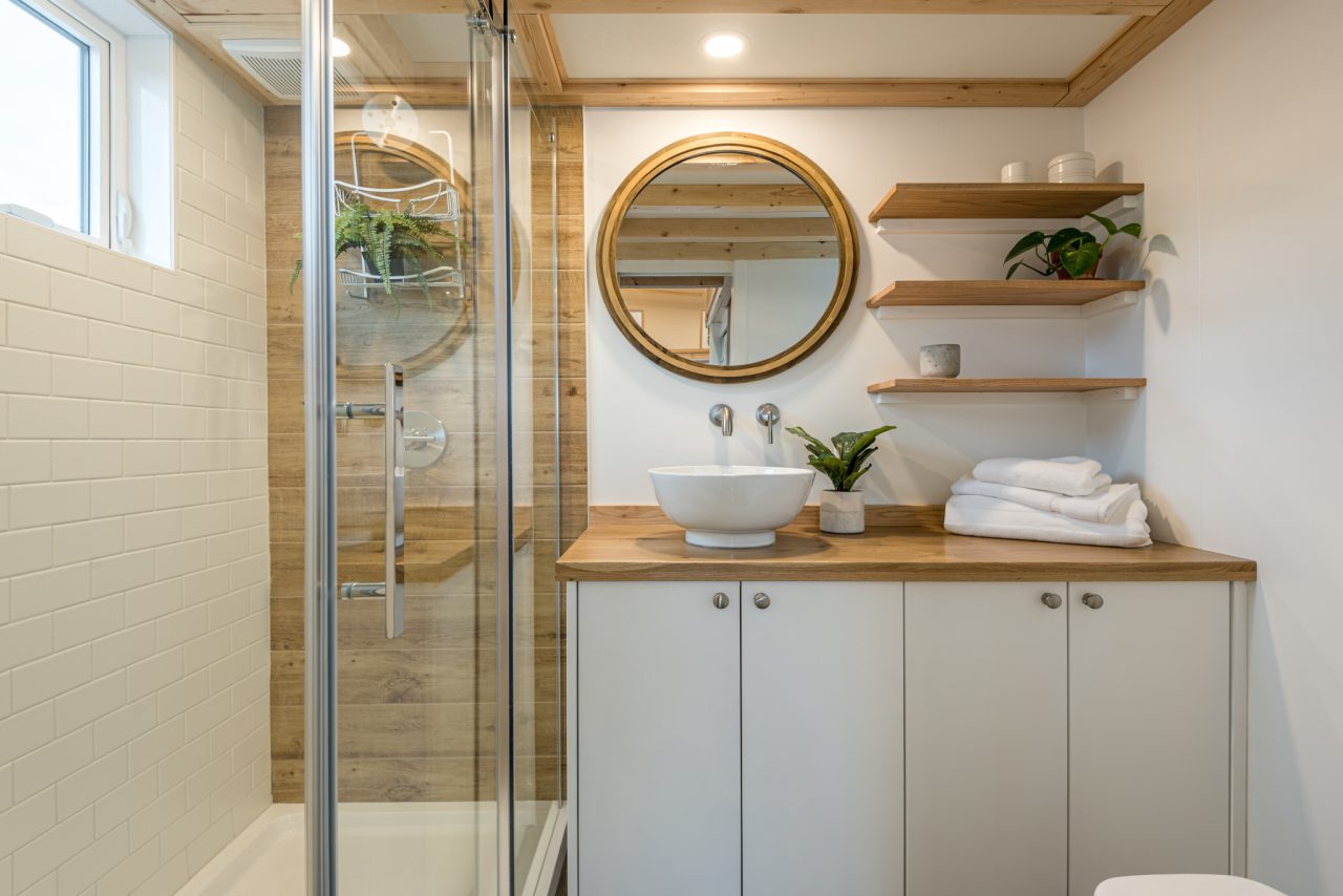 Cabana Tiny House - Bathroom