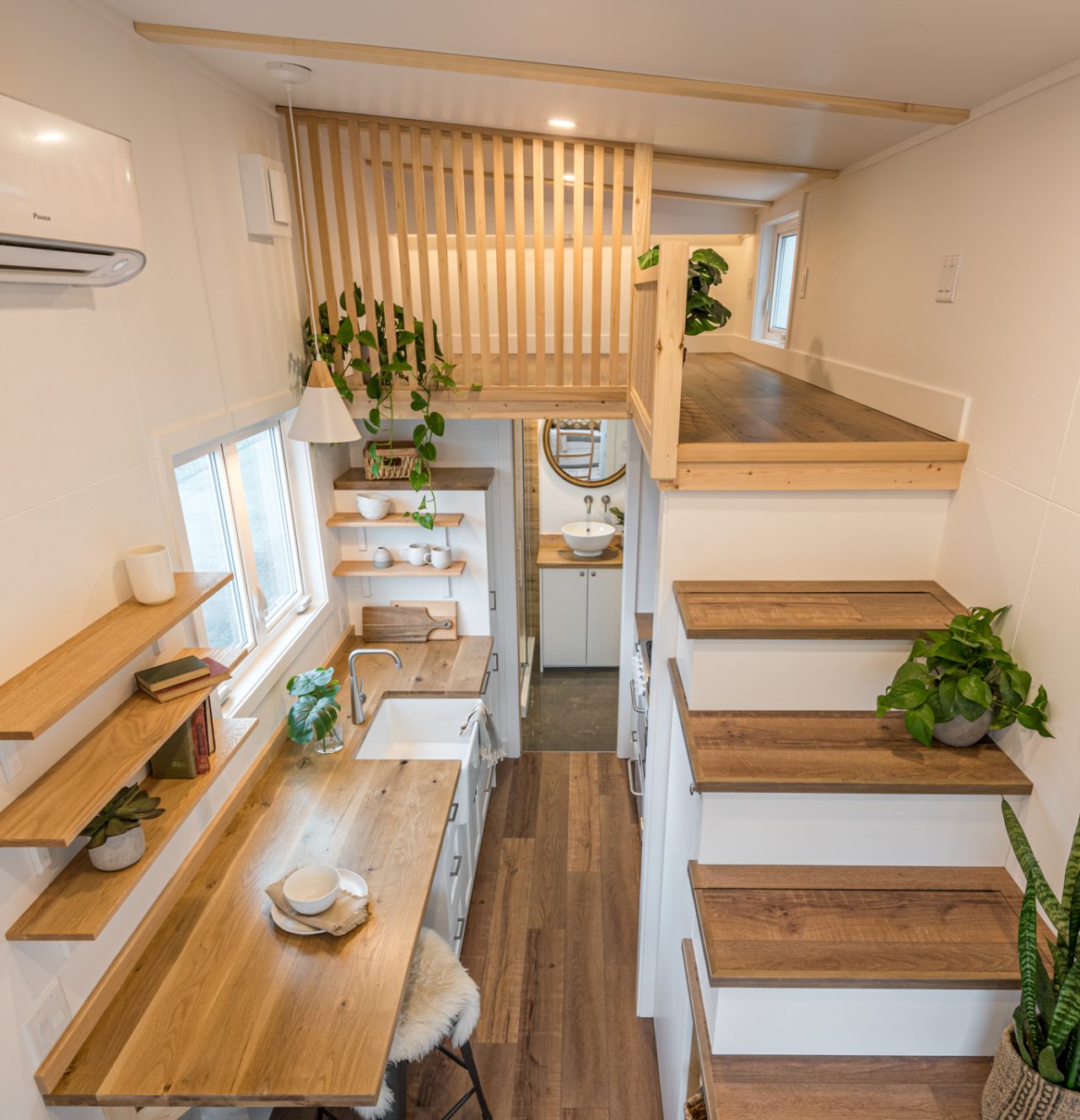 Cabana Tiny House - Loft bedroom