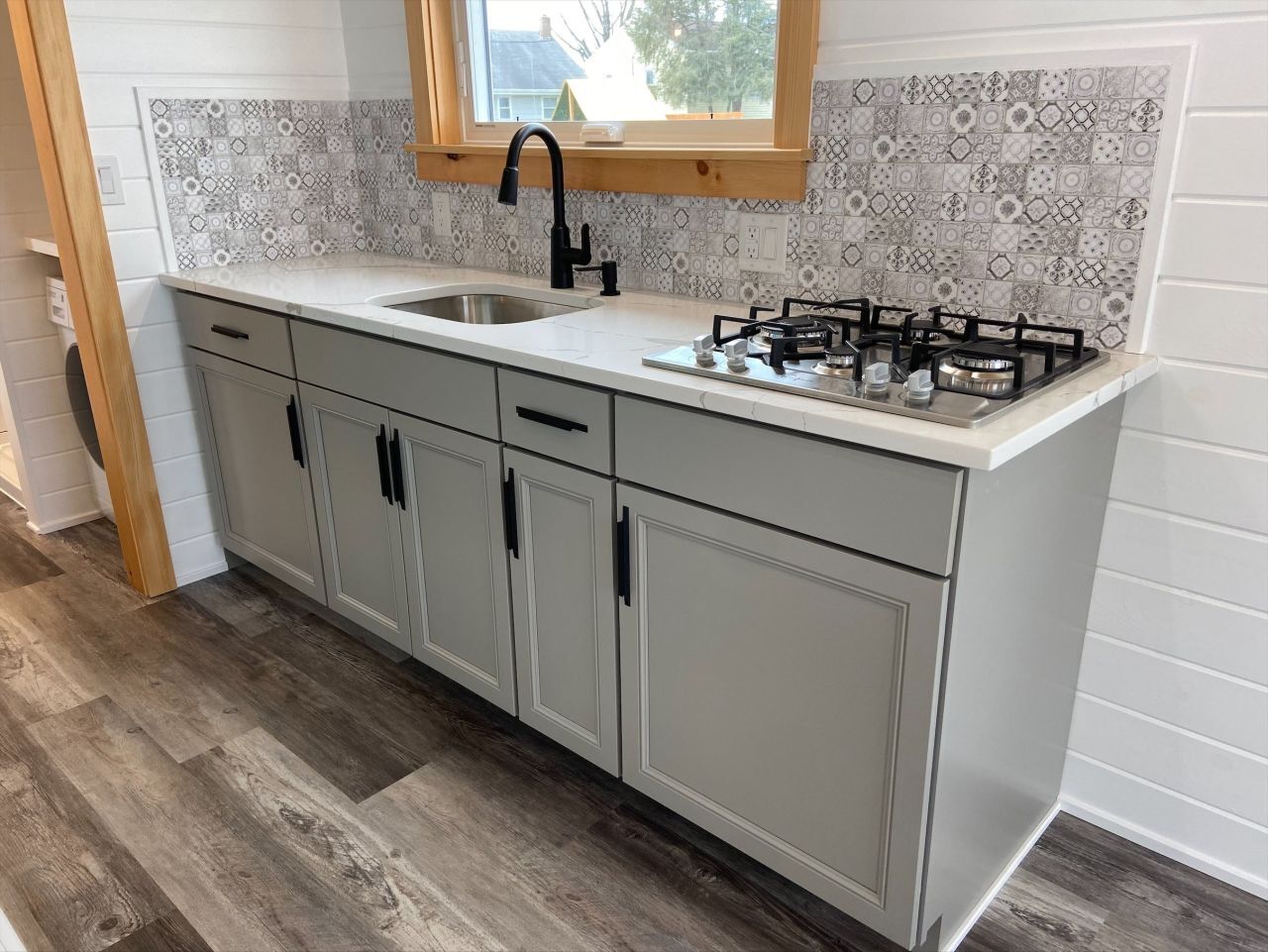 Cozy Cottage- kitchen 1jpg 