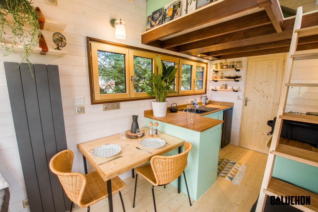 Cozy breakfast bar of Le Château Ambulant tiny house