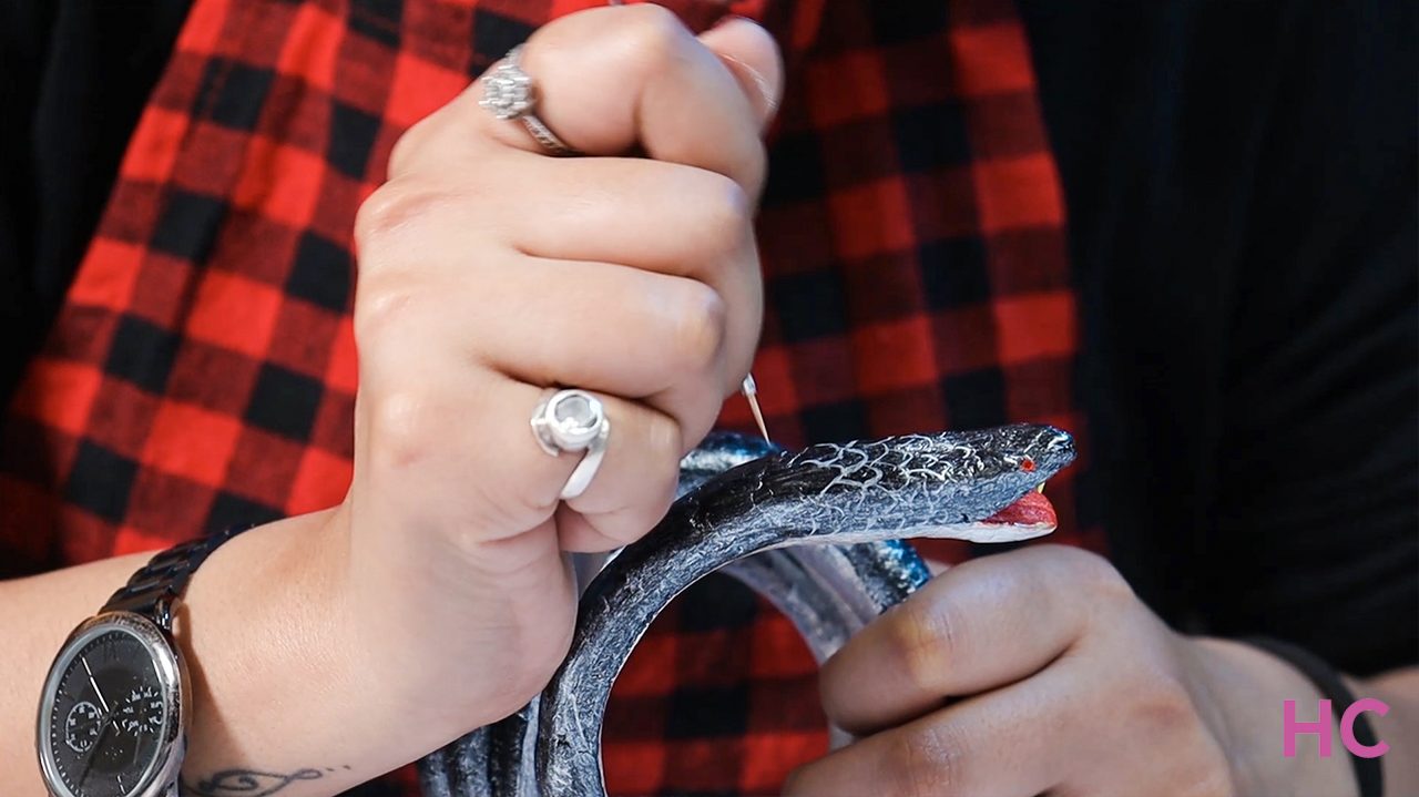 DIY Snake Candle Holder - Paint the eyes red