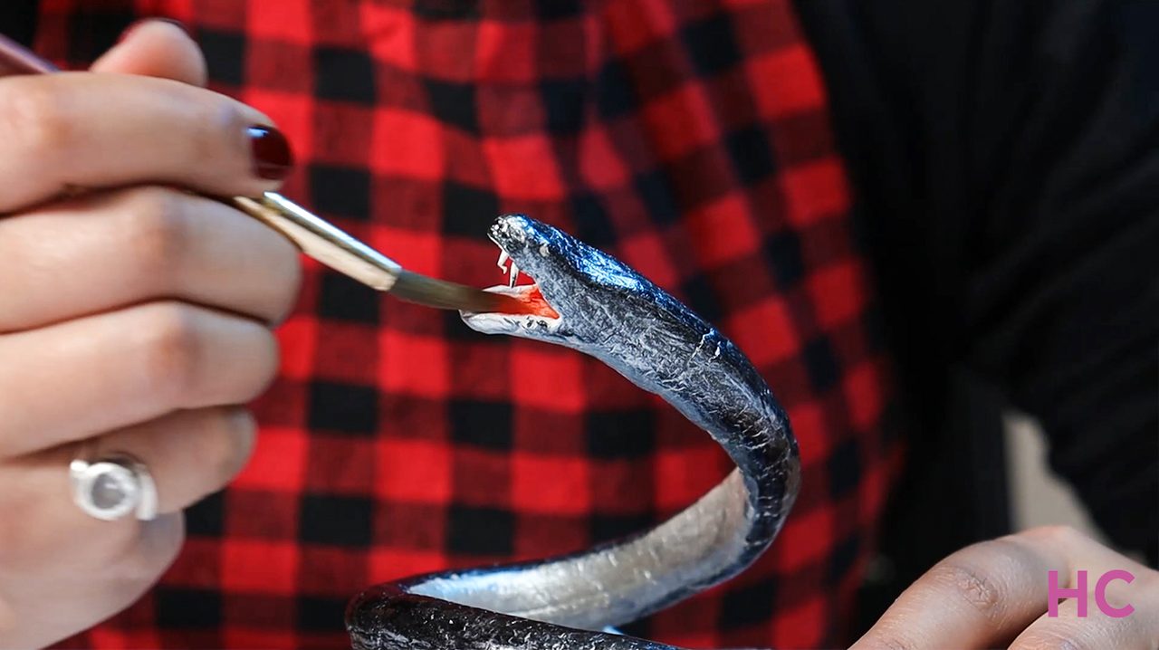 DIY Snake Candle Holder - Paint the mouth red