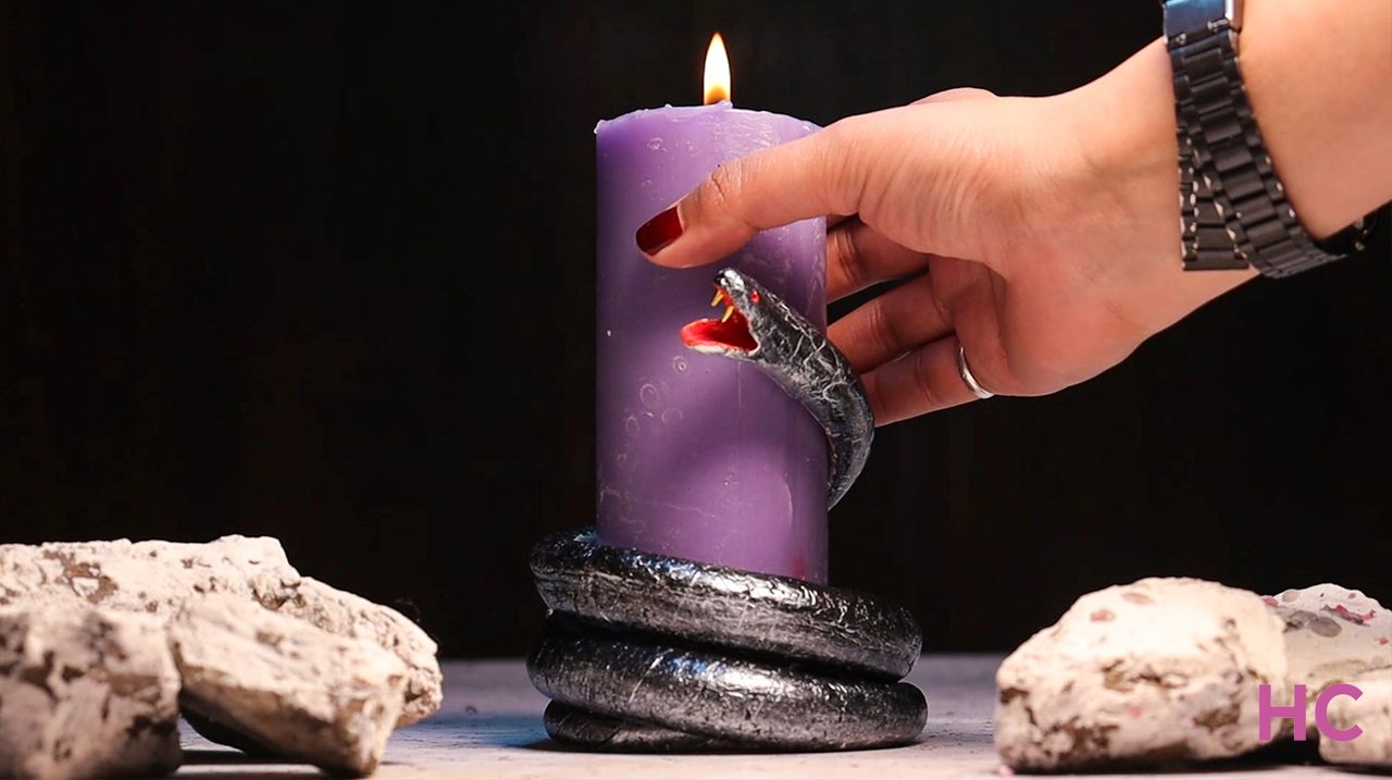 DIY Snake Candle Holder - Place a candle