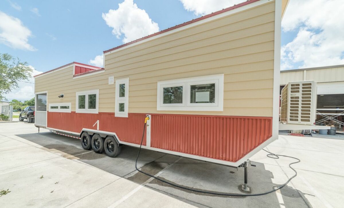 Elmore Tiny House Boasts Three Bedrooms and a Screened Porch
