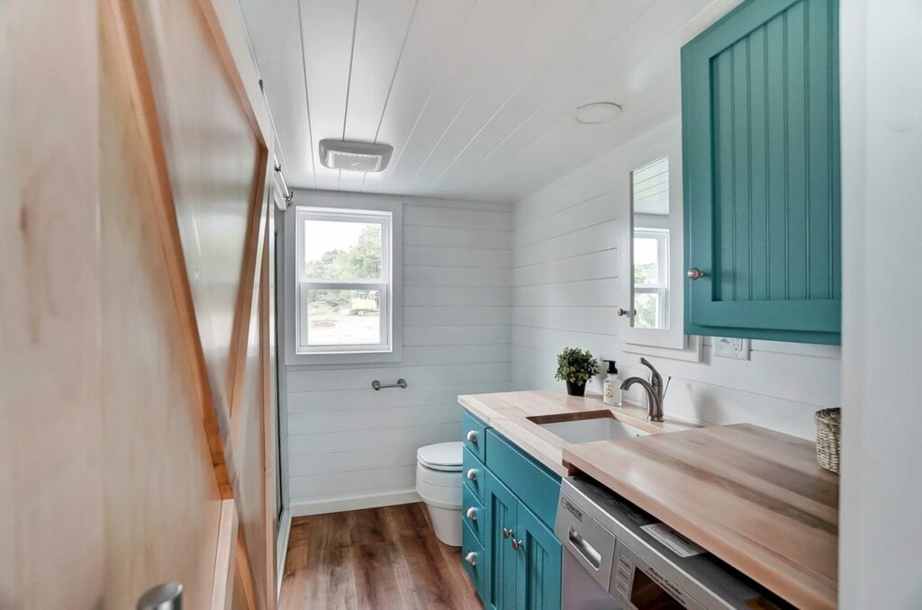 Gallaway Tiny House - Huge Bathroom