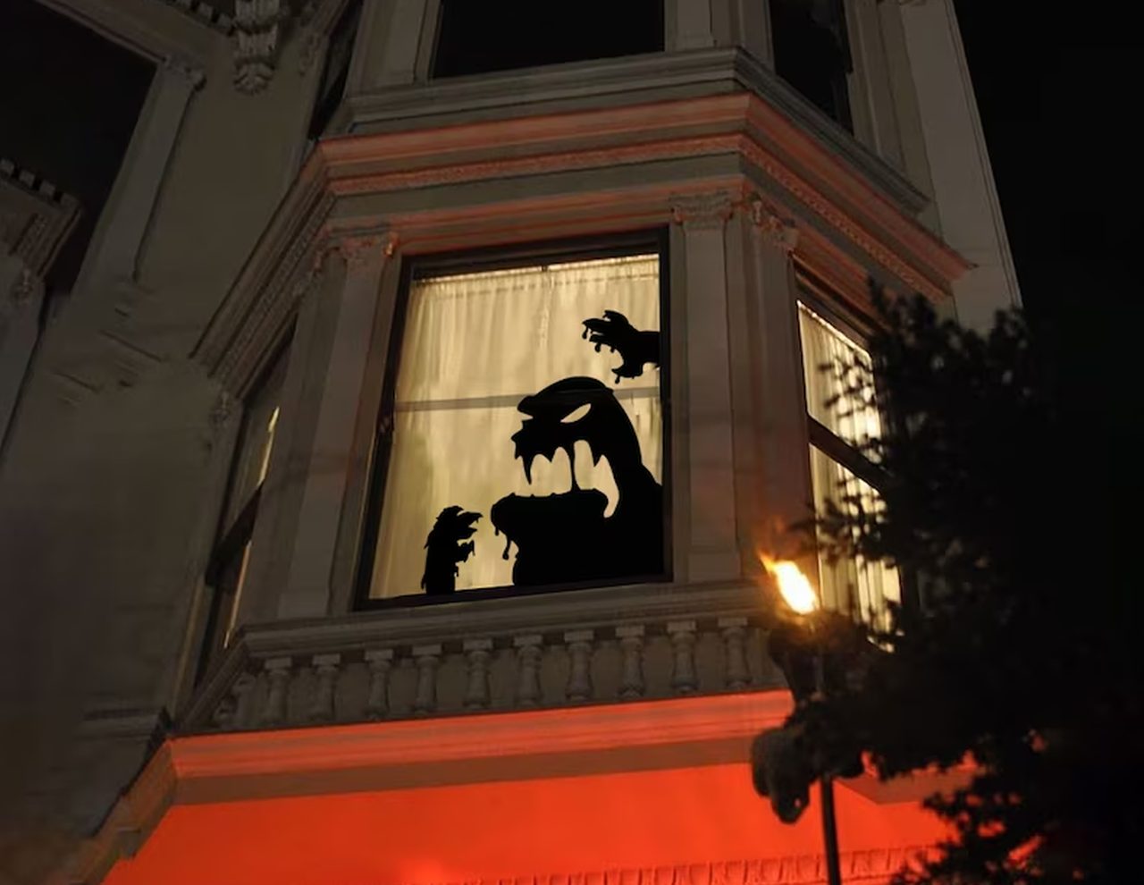 Halloween window decor ideas - Monster on the prowl