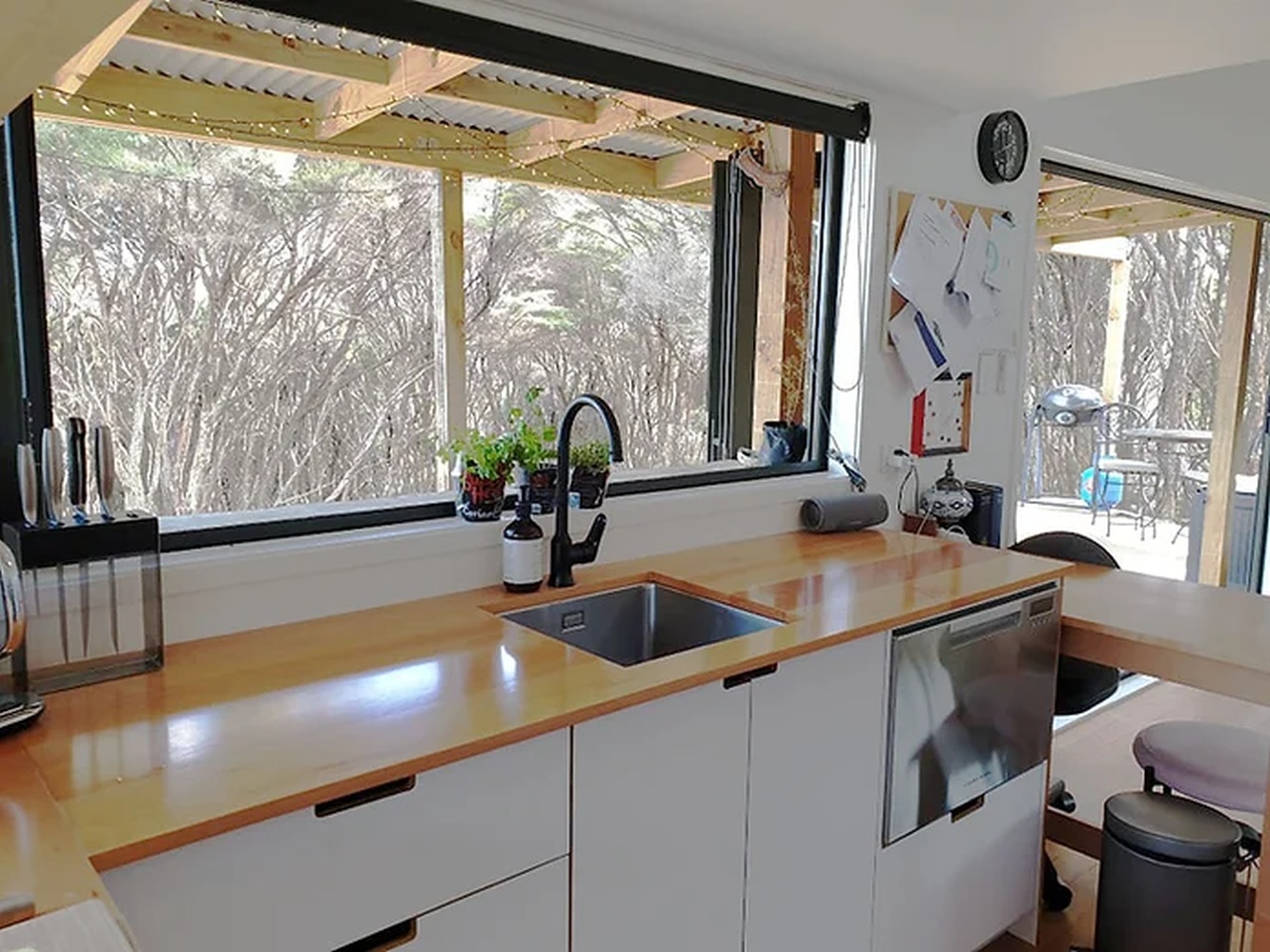 Holly Tiny House-kitchen 3