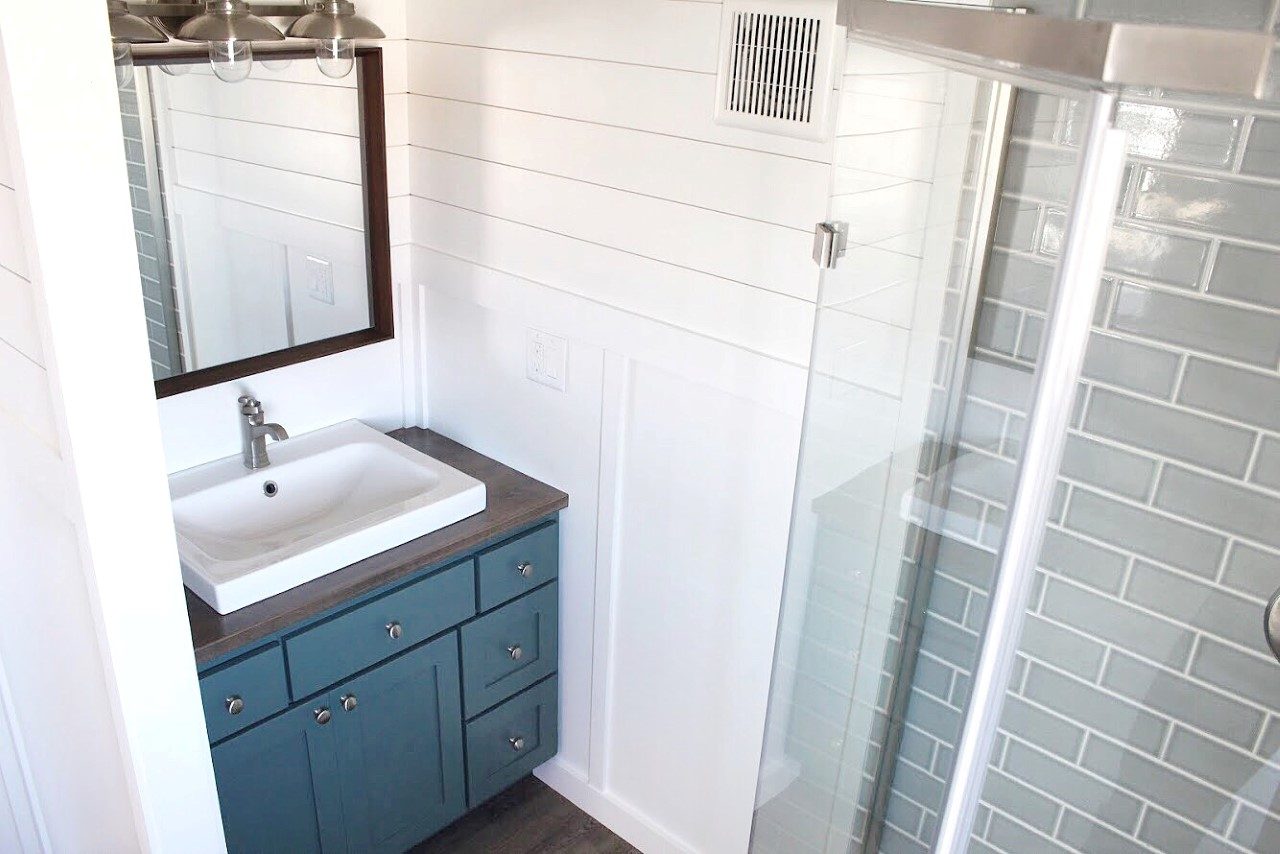 Juniper Tiny House - Bathroom