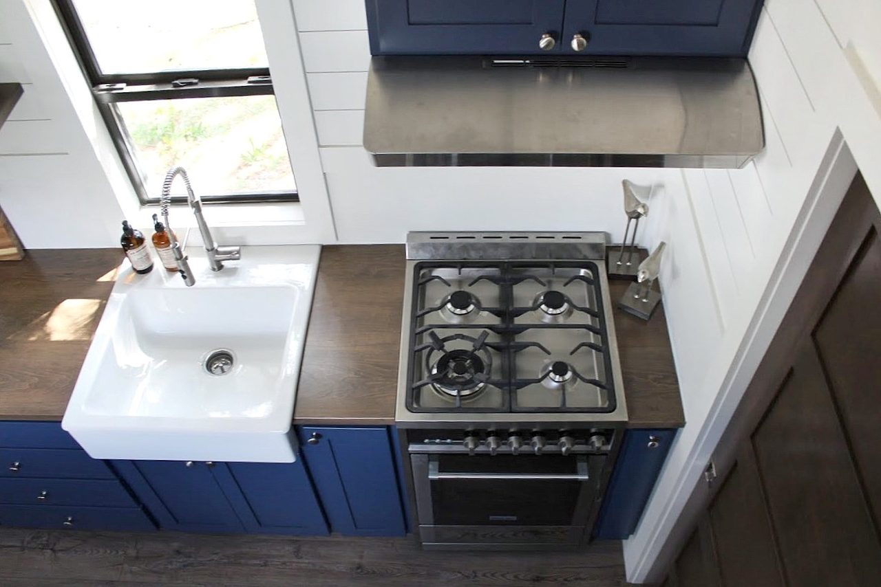 Juniper Tiny House - Kitchen 3